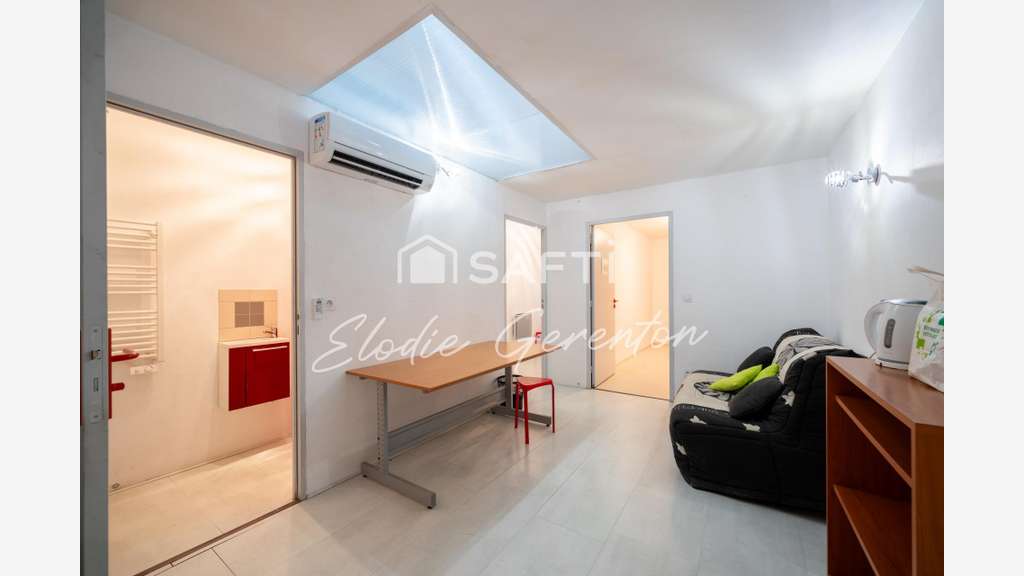 Local commercial 87m² à louer à Prades