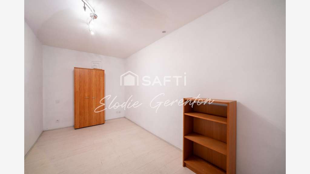 Local commercial 87m² à louer à Prades