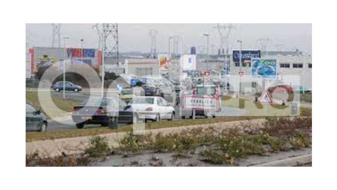 Local 260m² à louer parc commercial La Rochelle