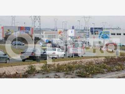 Local 260m² à louer parc commercial La Rochelle