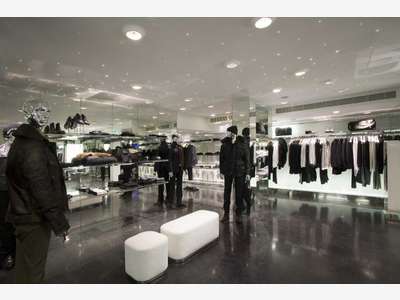Local commercial 230 m² ZAC