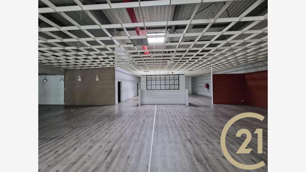 A louer local commercial 600m² axe Albi/Castres