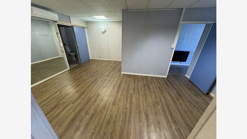 Local commercial 56.00m2 - 600 euros