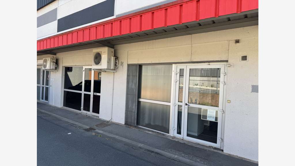 Local commercial 56.00m2 - 600 euros