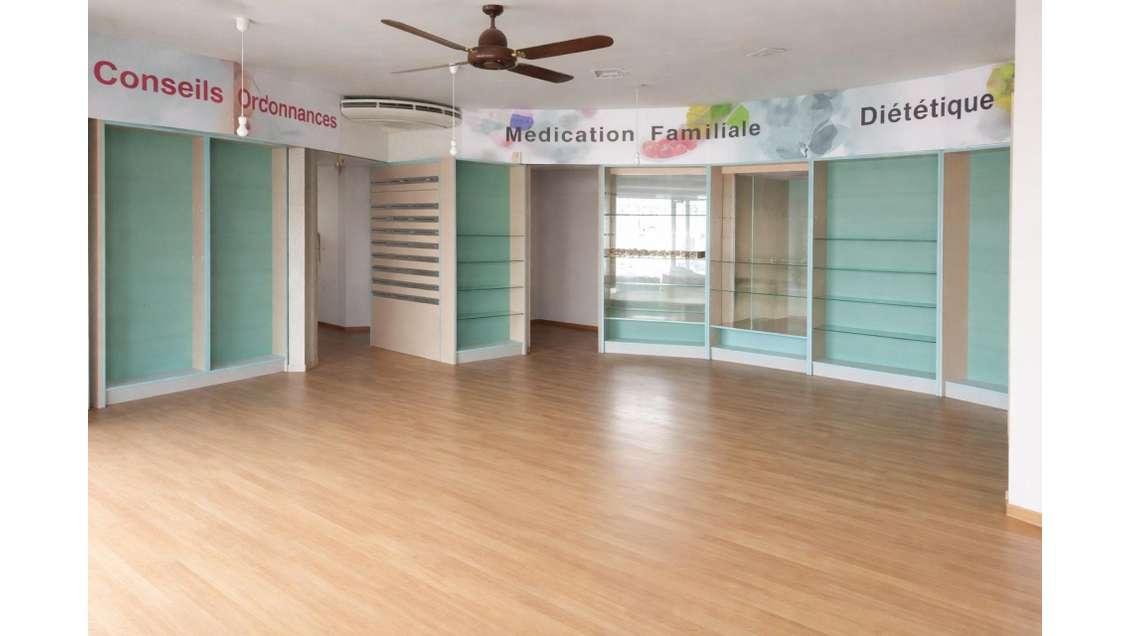 Beau local 100m²  centre ville Puymoyen 