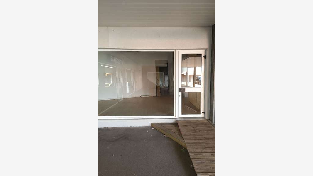 A louer local 35m² centre commercial Questembert