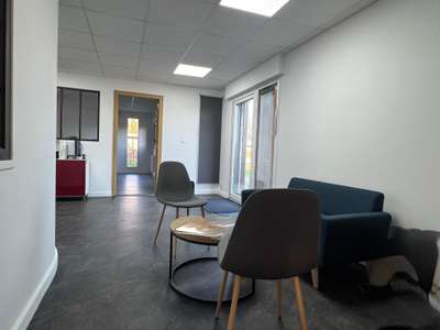 Location local artisanal 320m² à Questembert