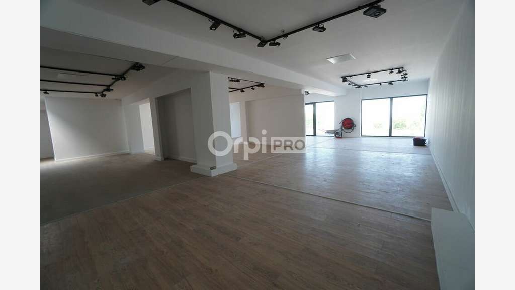 Location local commercial 341m² centre Quetigny