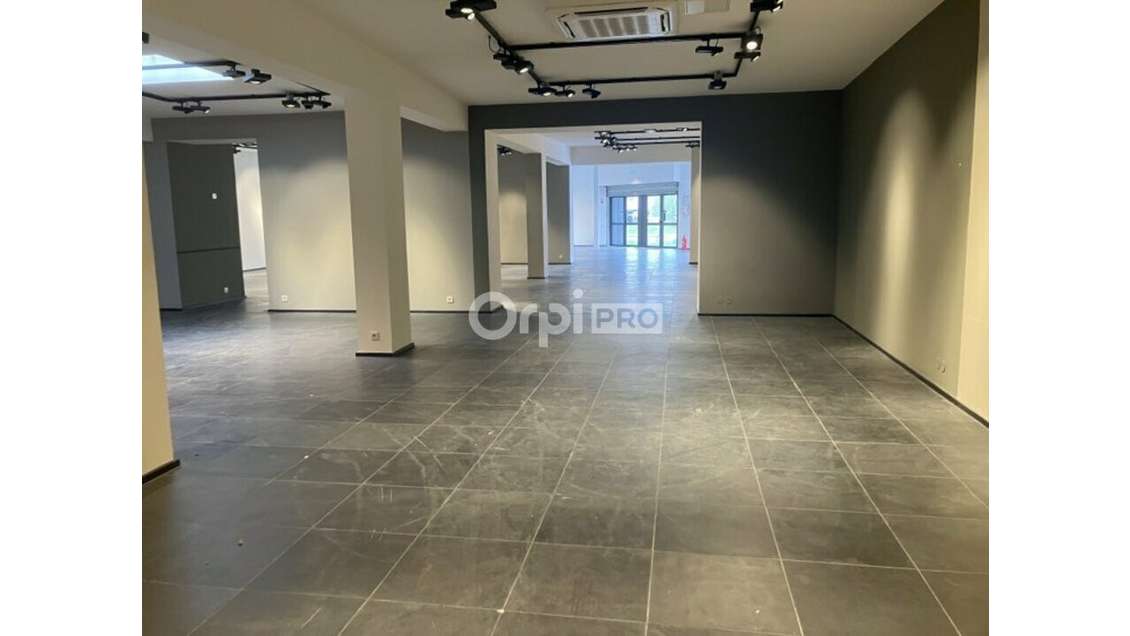 Location local commercial 341m² centre Quetigny