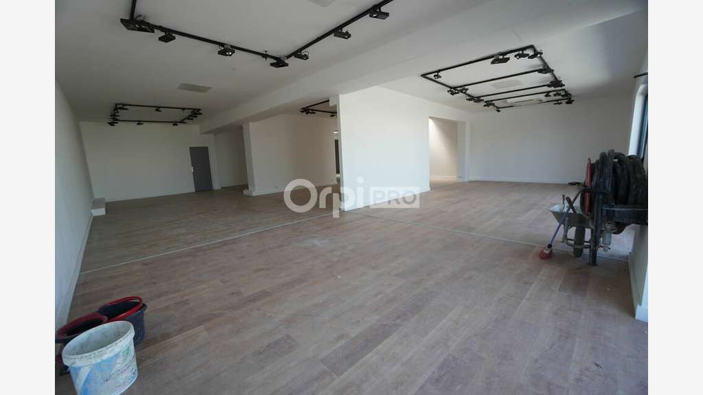 Location local commercial 341m² centre Quetigny