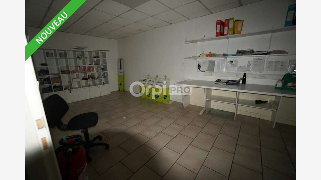 A louer local commercial de 610m² secteur Quetigny