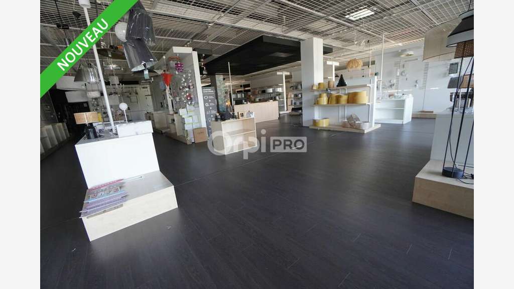 A louer local commercial de 610m² secteur Quetigny