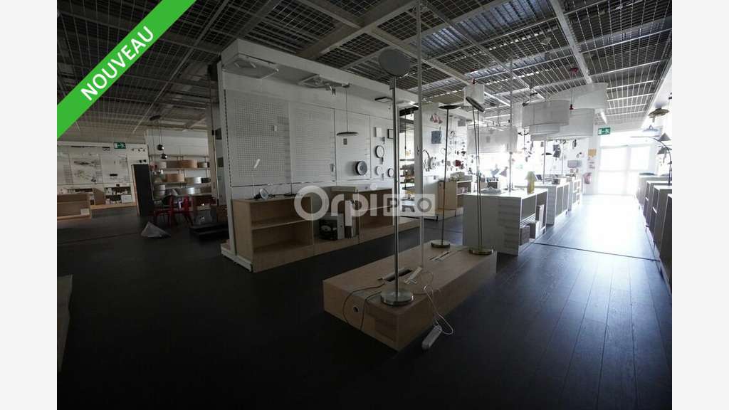 A louer local commercial de 610m² secteur Quetigny