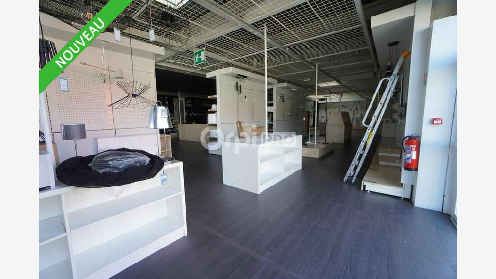 A louer local commercial de 610m² secteur Quetigny