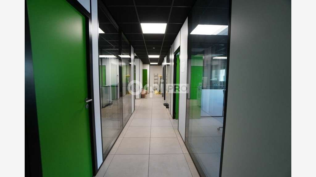 A louer local 470m² secteur recherché de Quétigny