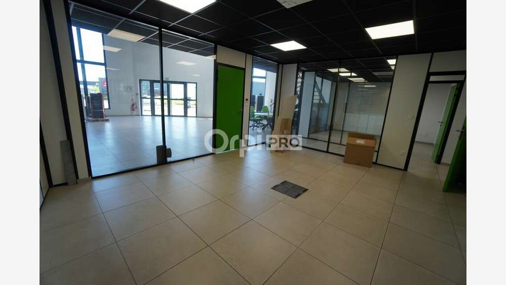 A louer local 470m² secteur recherché de Quétigny