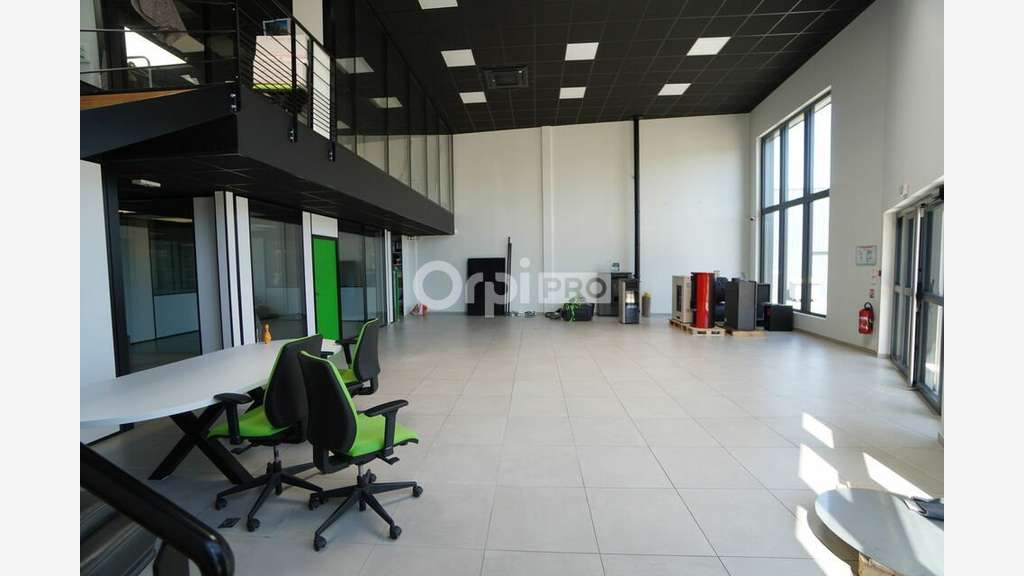 A louer local 470m² secteur recherché de Quétigny