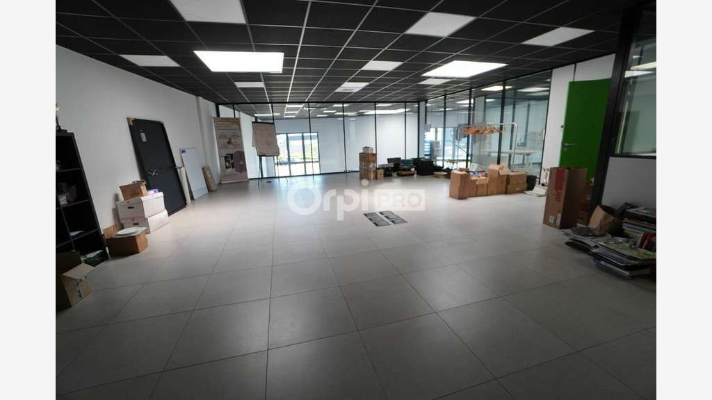 A louer local 470m² secteur recherché de Quétigny