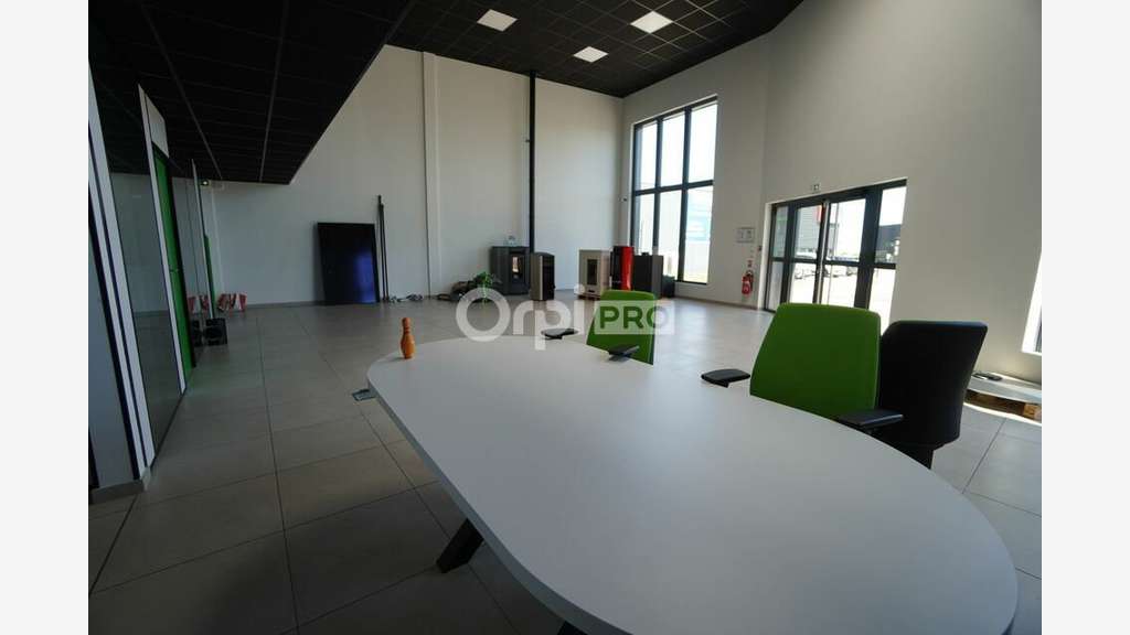 A louer local 470m² secteur recherché de Quétigny