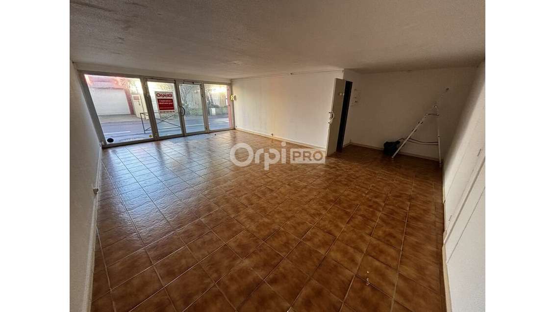 Local 44m² à louer à Quiberon rue de Port Maria