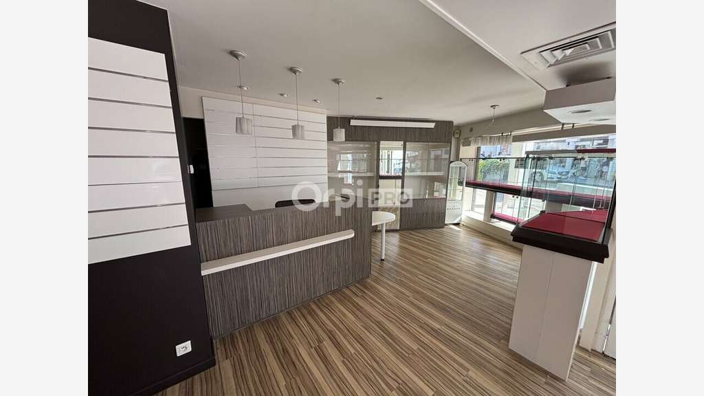 Local commercial 40m² à louer empl N°1 à Quiberon