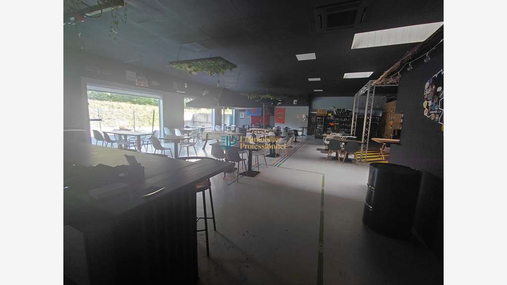A louer local commercial 286m² Quimper Gourvily