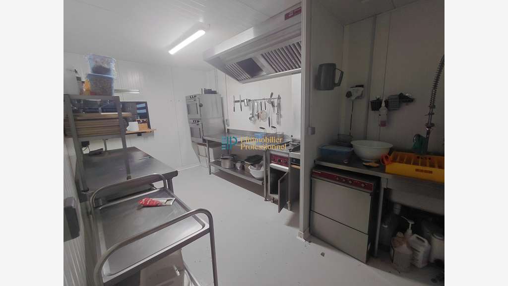 A louer local commercial 286m² Quimper Gourvily