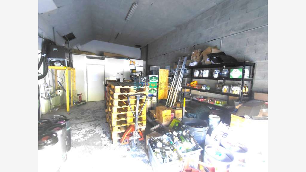 A louer local commercial 286m² Quimper Gourvily