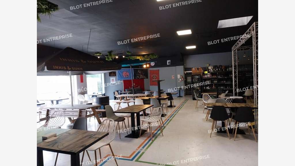Location local commercial 386m² Quimper empl strat
