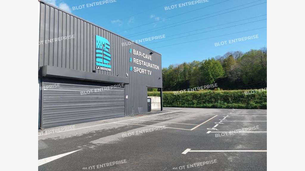Location local commercial 386m² Quimper empl strat