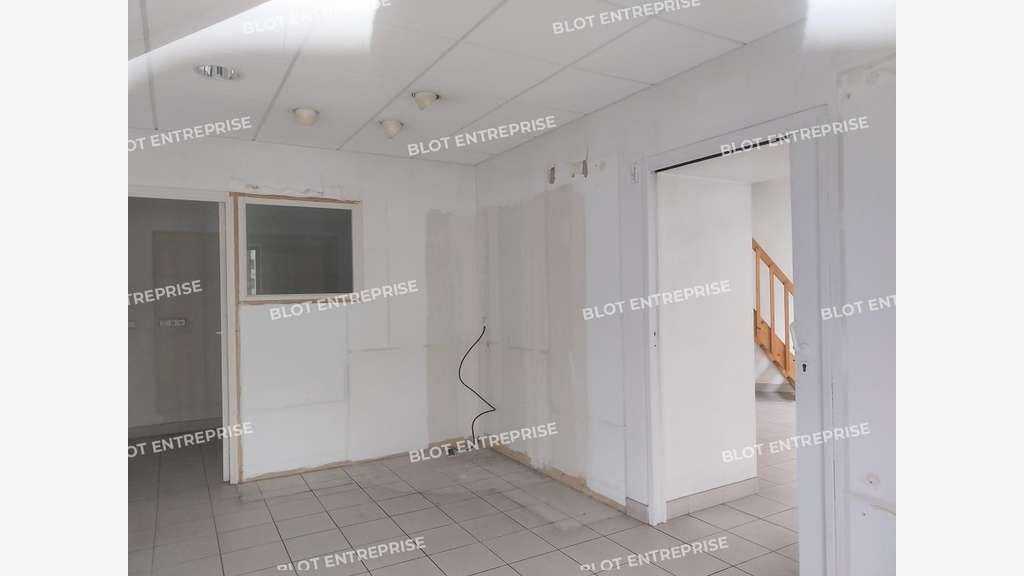 A louer local commercial de 123m² ERP à Quimper