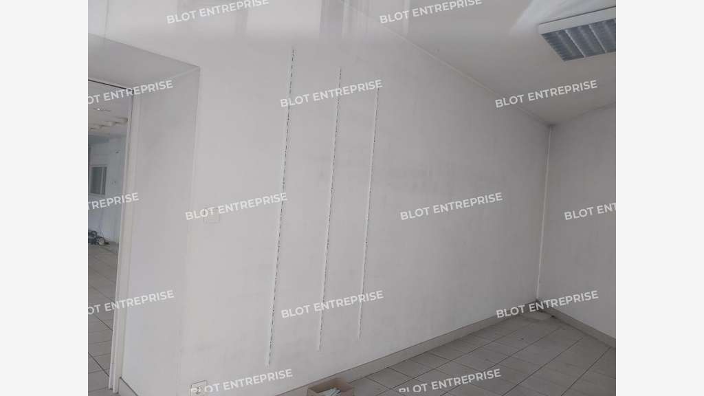 A louer local commercial de 123m² ERP à Quimper