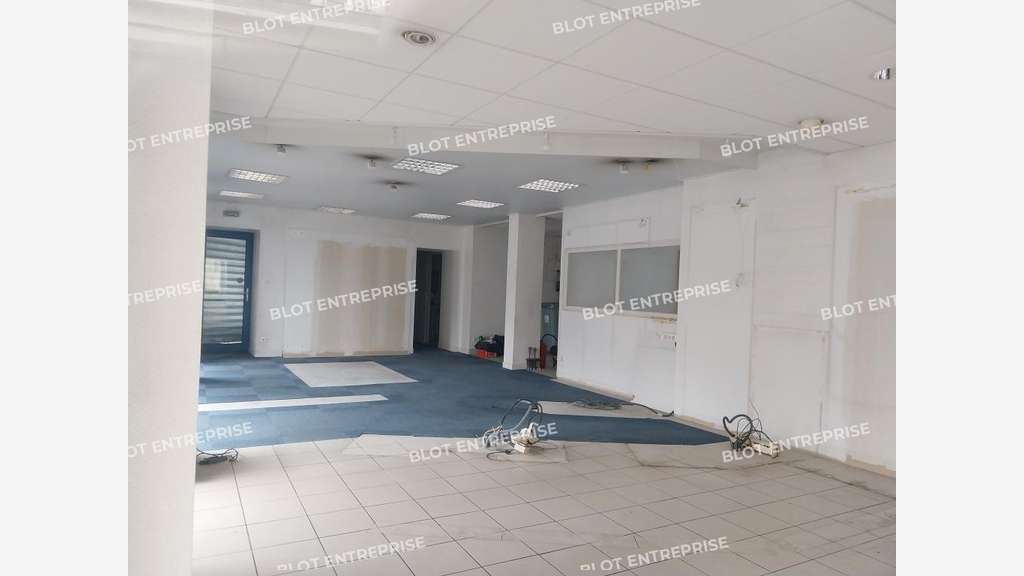 A louer local commercial de 123m² ERP à Quimper