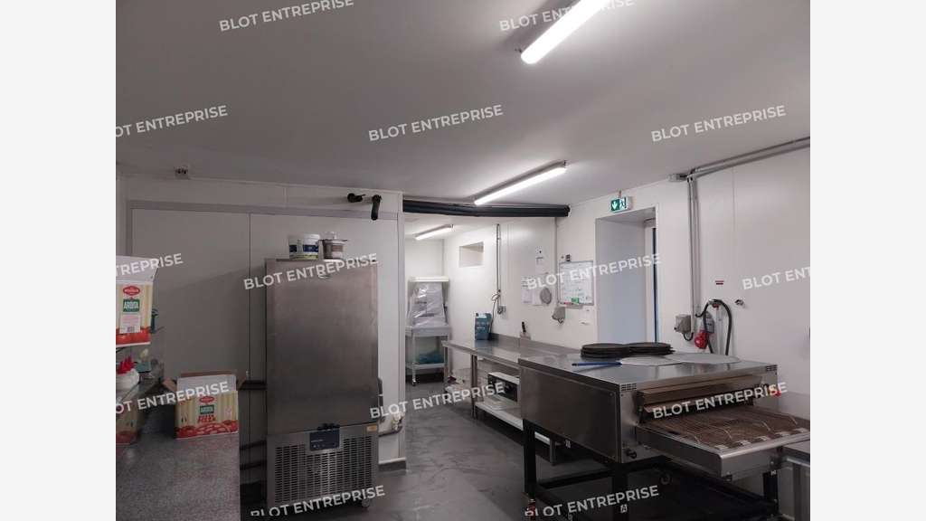 A louer locaux commerciaux de 120m² à Quimper