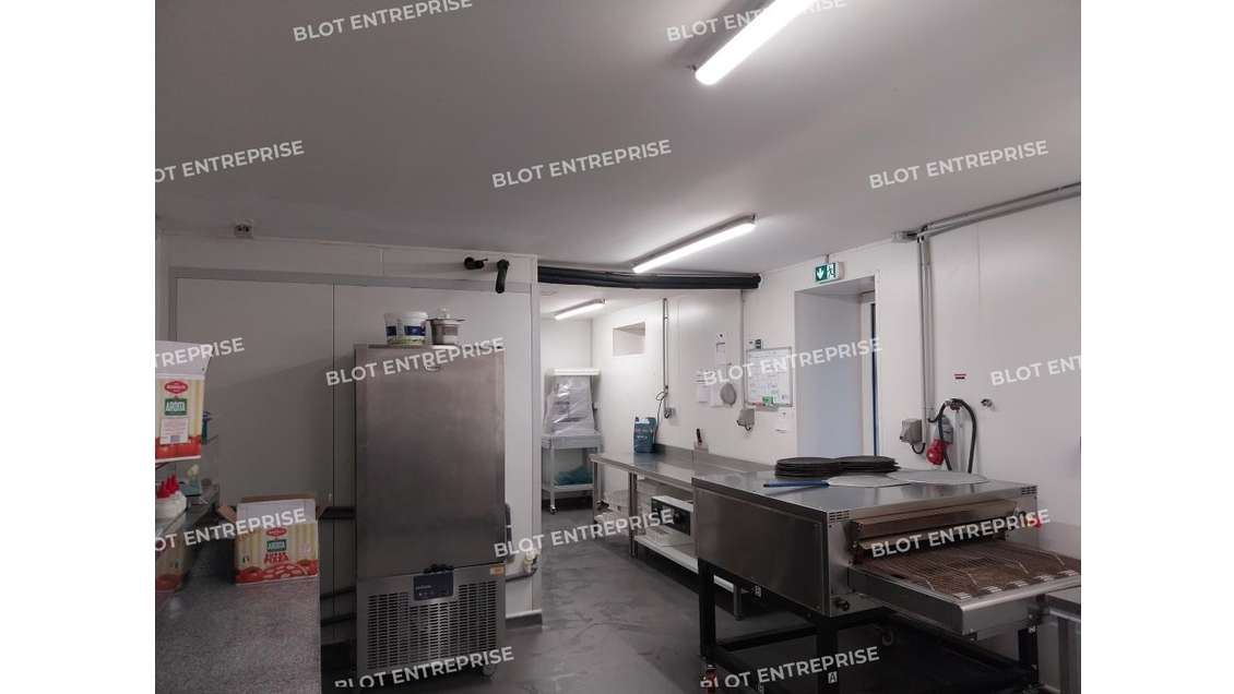 A louer locaux commerciaux de 120m² à Quimper