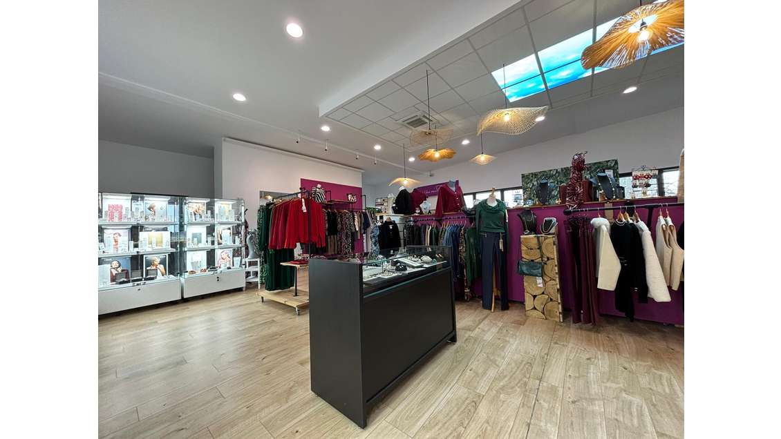 Local commercial 200m² Quimper, Route de Bénod