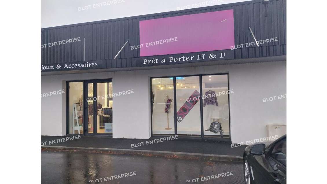 A louer local commercial 200m² axe passant Quimper