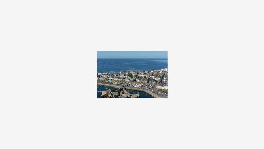 A louer belle cellule commerciale 180m² à Quimper