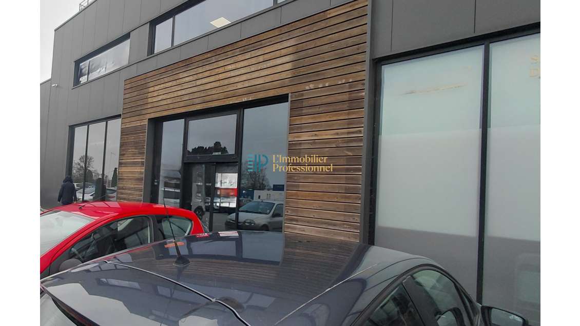 A louer local commercial de 412m² à Quimper Sud