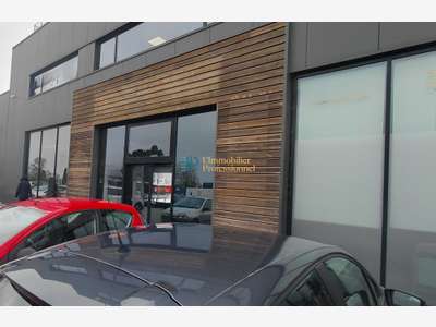 A louer local commercial de 412m² à Quimper Sud
