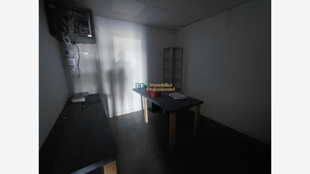 A louer local commercial de 412m² à Quimper Sud