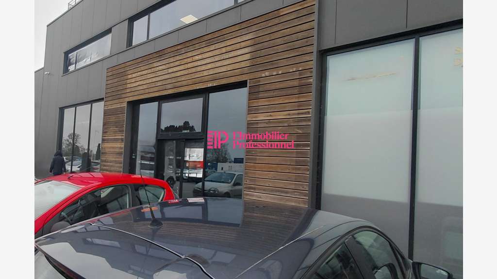 A louer local commercial de 412m² à Quimper Sud
