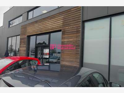 A louer local commercial de 412m² à Quimper Sud