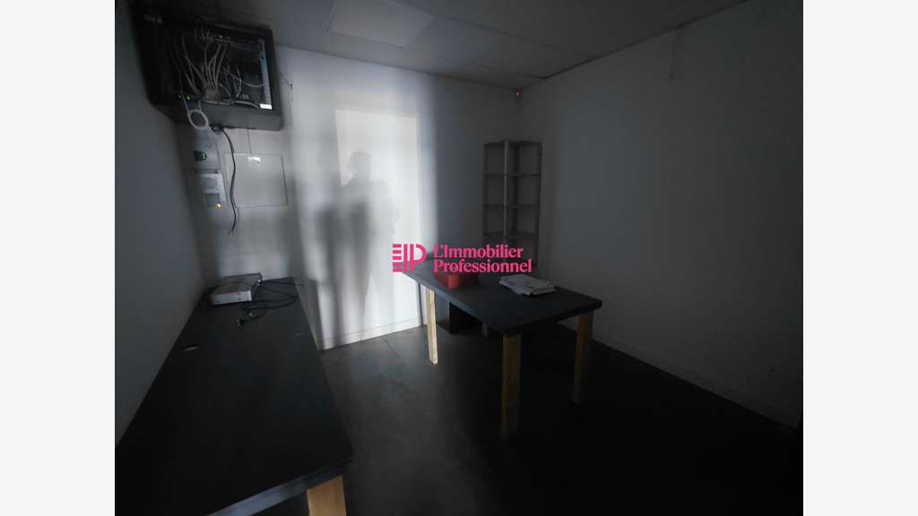 A louer local commercial de 412m² à Quimper Sud