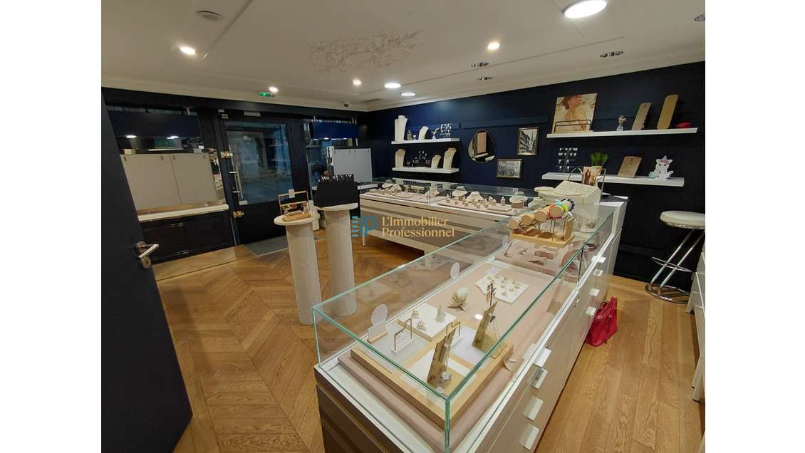 LOCAL COMMERCIAL - 50 M2 - QUIMPER CENTRE