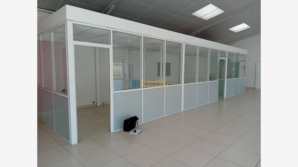 A louer local commercial 354m² ZA Quimper