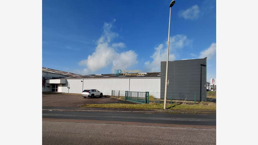 A louer local commercial 354m² ZA Quimper