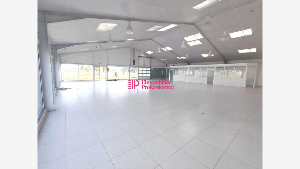 A louer local commercial 354m² ZA Quimper