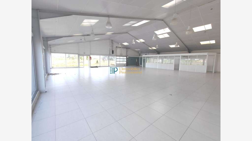 A louer local commercial 354m² ZA Quimper
