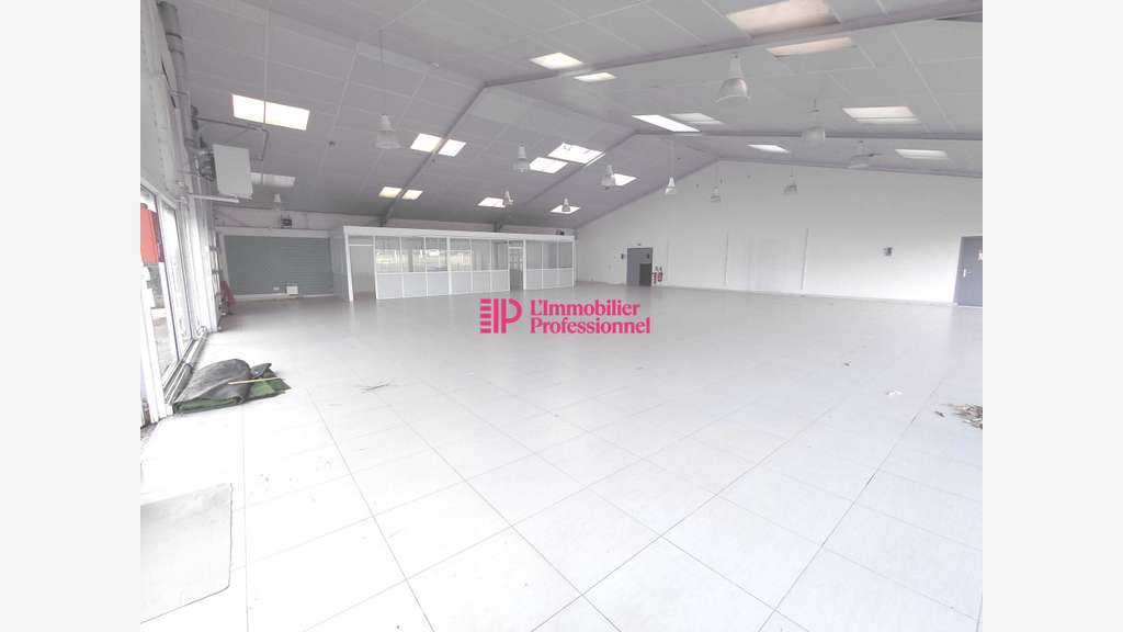 A louer local commercial 354m² ZA Quimper